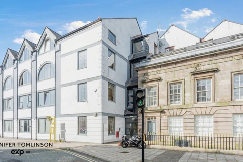 1 bed property, in Canning Street, £60,000