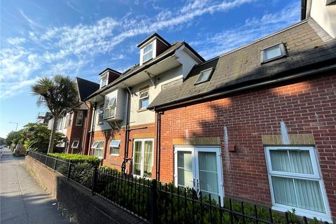 2 bed property, in Rushton Crescent, £190,000