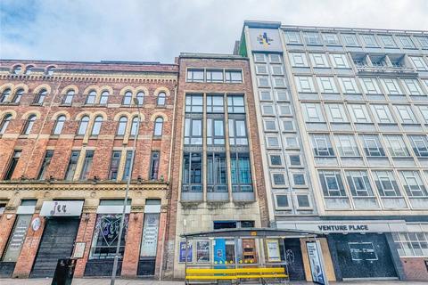 2 bed property, in Sir Thomas Street, £90,000