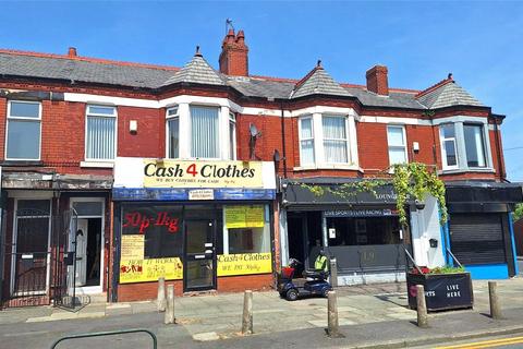 2 bed property, in Moss Lane, £135,000