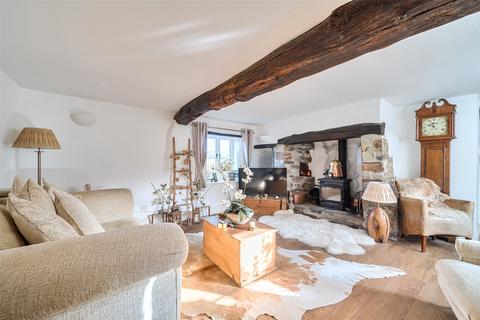 4 bed property, in Parkham, £850,000