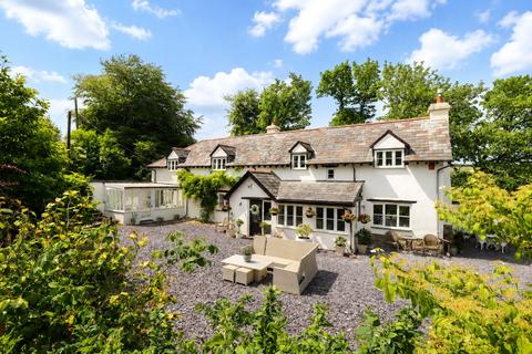 4 bed property, in Parkham, £850,000