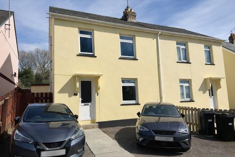 3 bed property, in Green Lane, £195,000