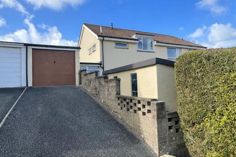 3 bed property, in Crinnicks Hill, £235,000