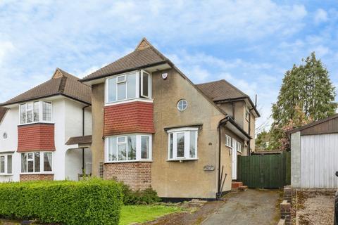 4 bed property, in Ryefield Road, £800,000