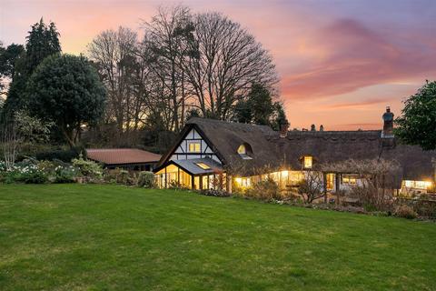 3 bed property, in Spinney Lane, £900,000