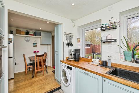 3 bed property, in Pendleside Way, £250,000