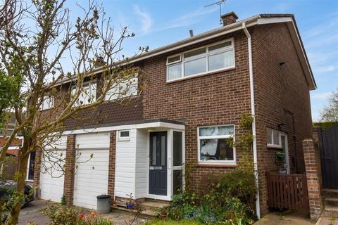 3 bed property, in Danbury Vale, £375,000