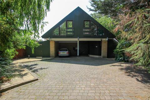 4 bed property, in Church End, £600,000