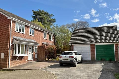 3 bed property, in Alder Drive, £349,950