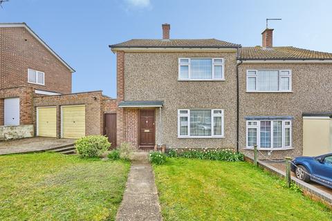 3 bed property, in Rylstone Way, £375,000