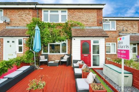 2 bed property, in Overmead, £270,000