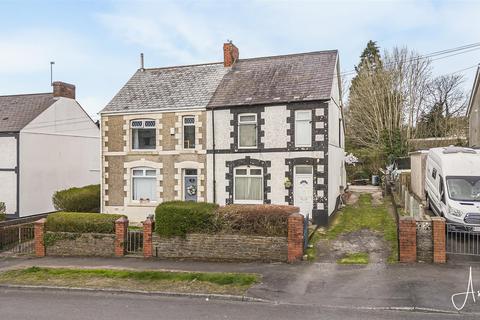 3 bed property, in Pengwern Road, £145,000