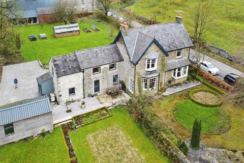 6 bed property, in Manchester Road, £875,000