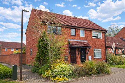 3 bed property, in Porthcawl Green, £300,000