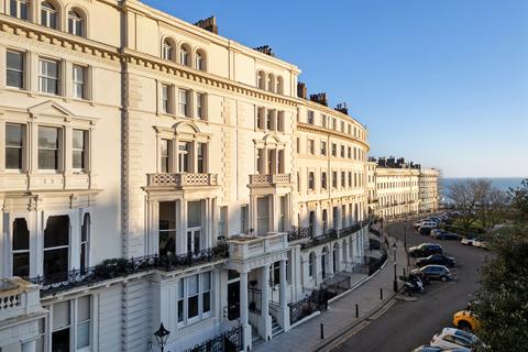 4 bed property, in Palmeira Square, £1,400,000