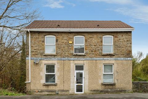 7 bed property, in Jersey Road, £280,000