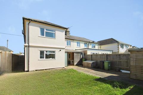 3 bed property, in Broadway Lane, £450,000