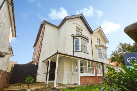 5 bed property, in St. Johns Road, £410,000