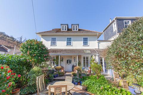 4 bed property, in Ford, £585,000