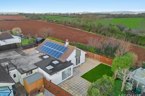 3 bed property, in North Boundary Road, £390,000