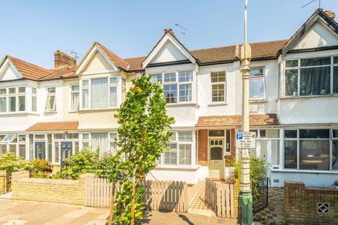 3 bed property, in Derwent Road, £800,000