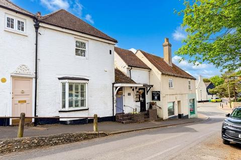 4 bed property, in High Street, £585,000