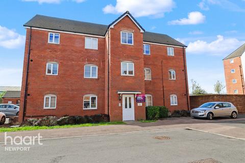 1 bed property, in Lysaght Avenue, £120,000