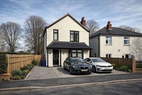 3 bed property, in Easington Road, £150,000