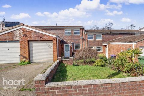 3 bed property, in Brynglas, £220,000