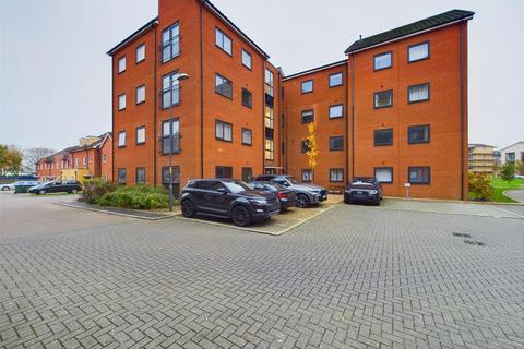 2 bed property, in Boldison Close, £180,000