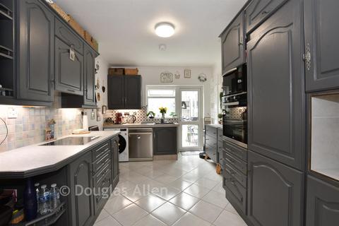 4 bed property, in Sandon Road, £450,000