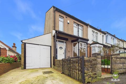 3 bed property, in Holmside, £340,000