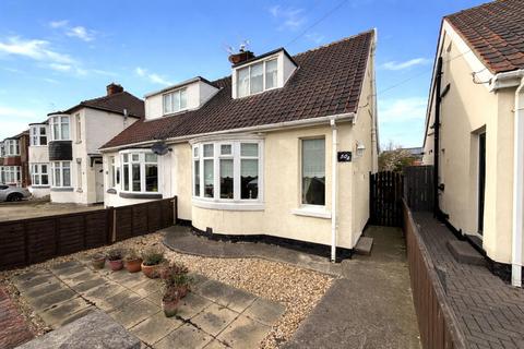 1 bed property, in Glentower Grove, £110,000