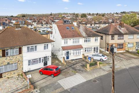 4 bed property, in Dominion Drive, £575,000