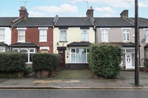 3 bed property, in Wellington Road, £550,000