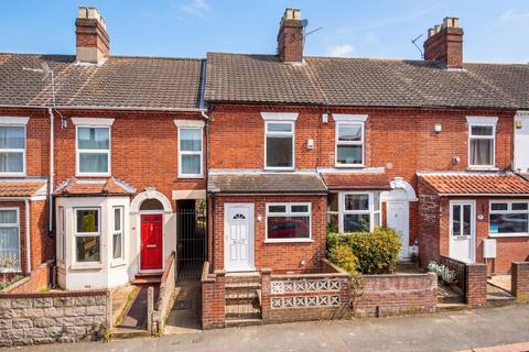 3 bed property, in Knowsley Road, £250,000