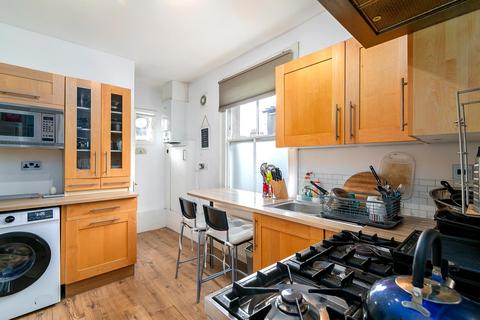 2 bed property, in Steele Road, £330,000