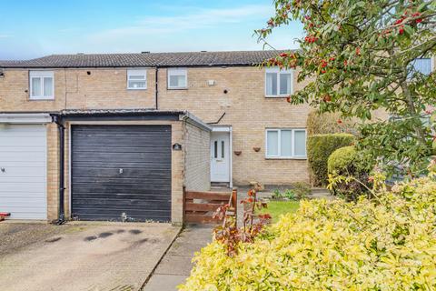 3 bed property, in Chevin Avenue, £220,000