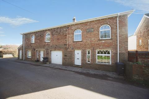 6 bed property, in Kingston St. Mary, £495,000