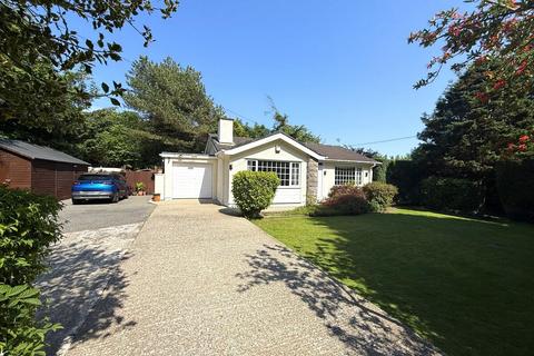 2 bed property, in Tynygongl Road, £380,000
