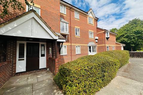 1 bed property, in Middle Furlong, £174,995