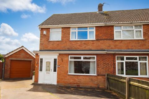 3 bed property, in Charles Avenue, £190,000