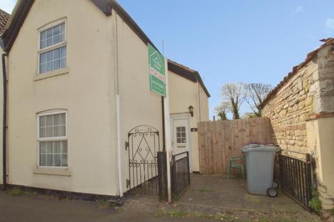 2 bed property, in Bridge Street, £220,000