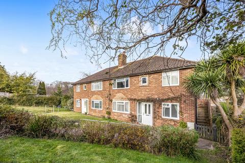2 bed property, in Jarvis Road, £230,000