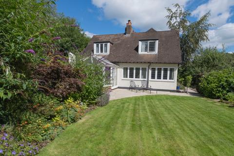 4 bed property, in Bell Road, £950,000