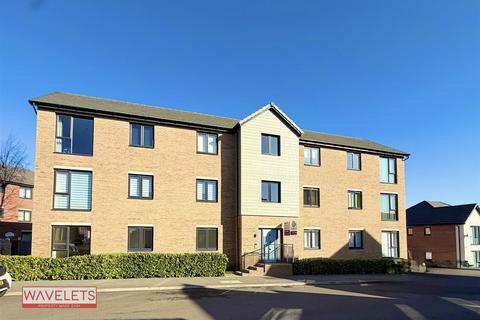 2 bed property, in Rosewood Drive, £160,000