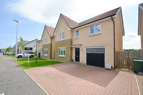 4 bed property, in Briestonhill View, £345,000