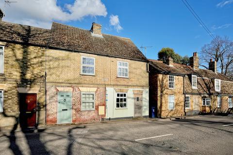 2 bed property, in The Avenue, £175,000