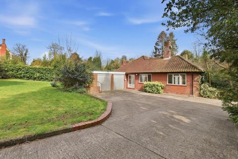 5 bed property, in Rectory Close, £1,400,000
